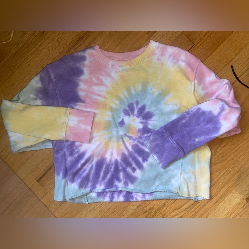 Women’s Small Crop Tie-Dye Sweatshirt
